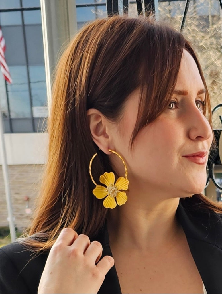 Periwinkle Hoop Earrings (Large/Gold beads/Gold)