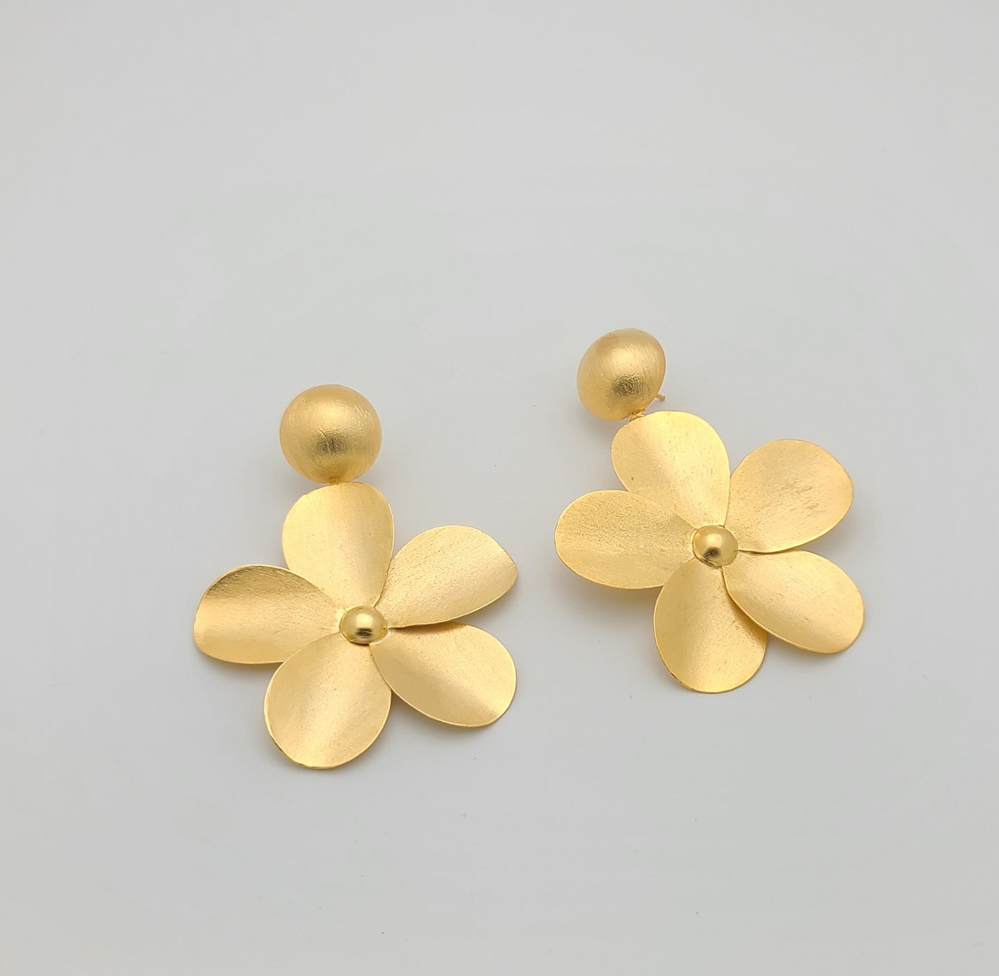 Lucy Flower (Half dome post/gold)