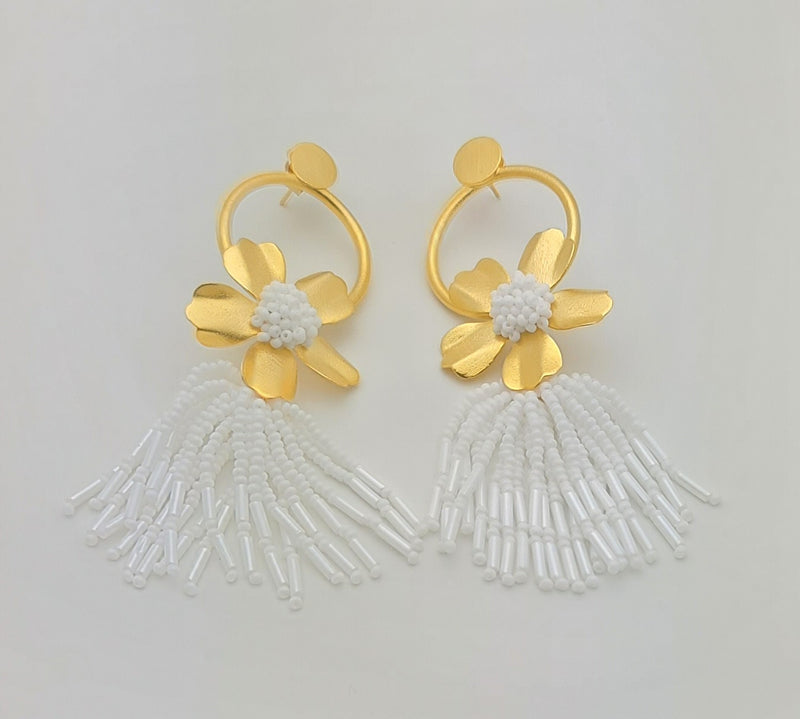 Chloe Earrings (White)