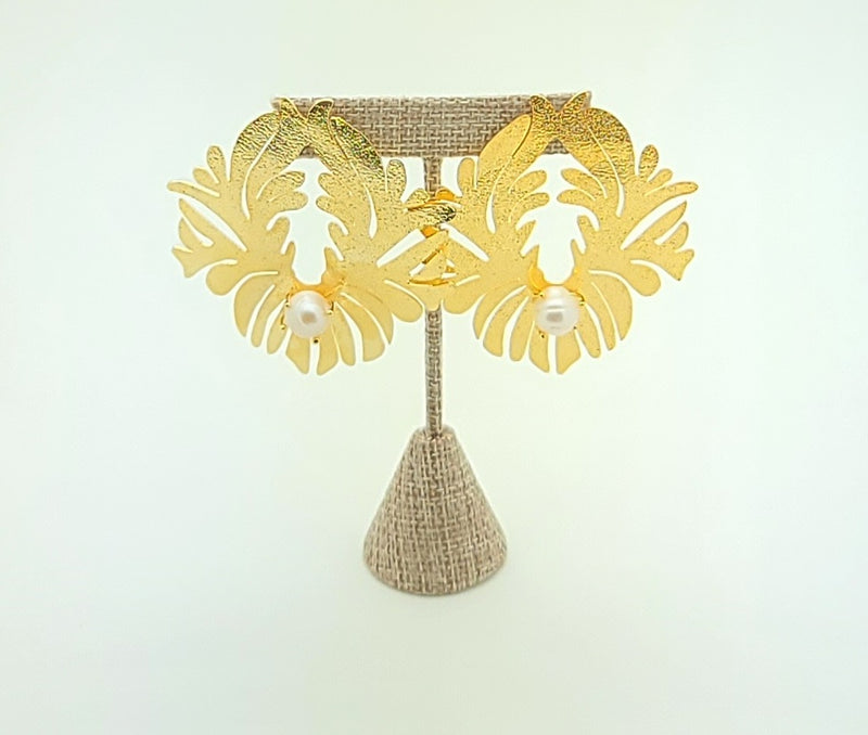 Acanthus Earrings (Pearl/Gold)